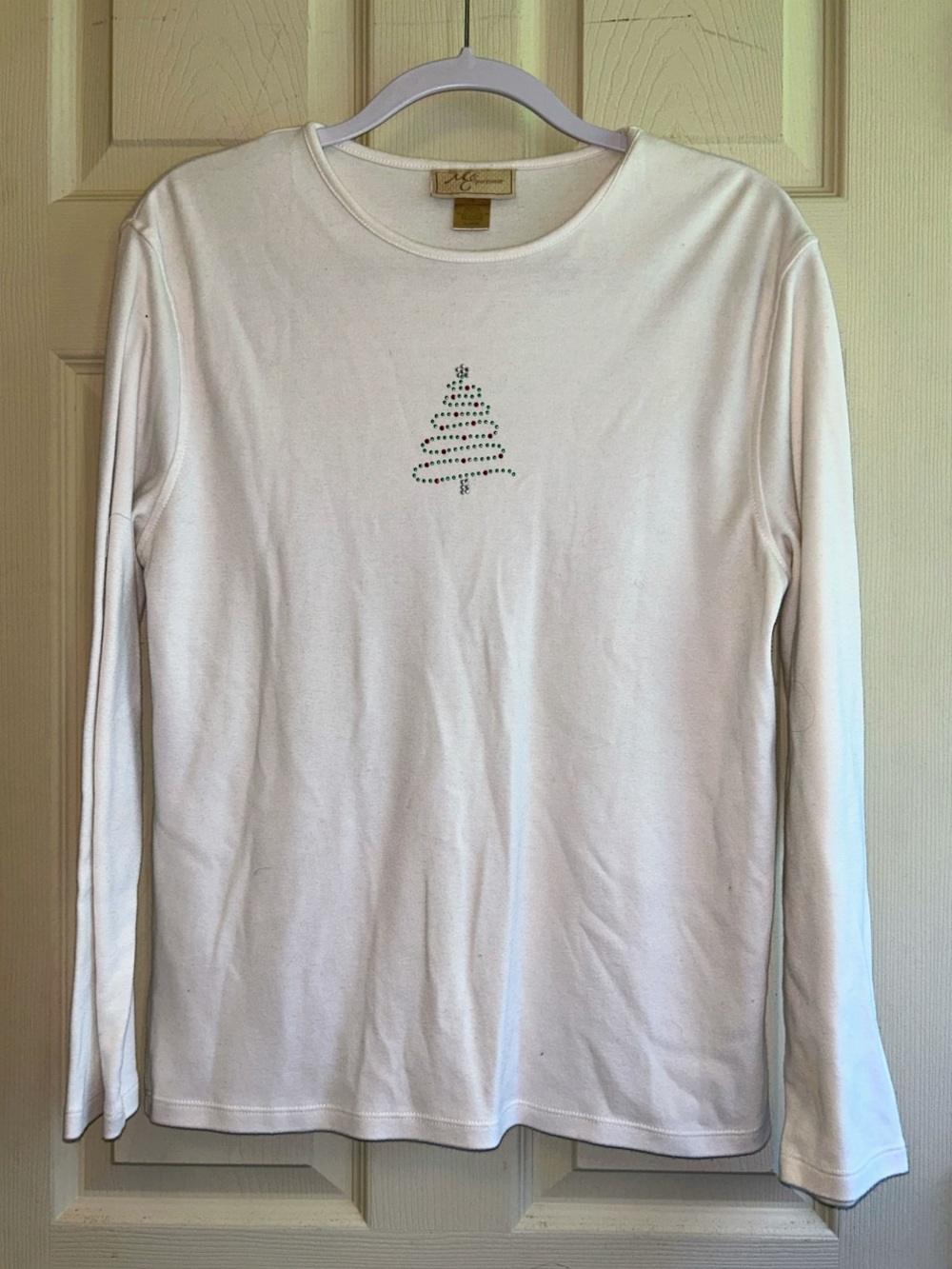 Vintage White Long-Sleeve Tee with Rhinestone Christmas Tree